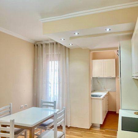 Skanderbeg Square Apartment 02 ติรานา ภายนอก รูปภาพ