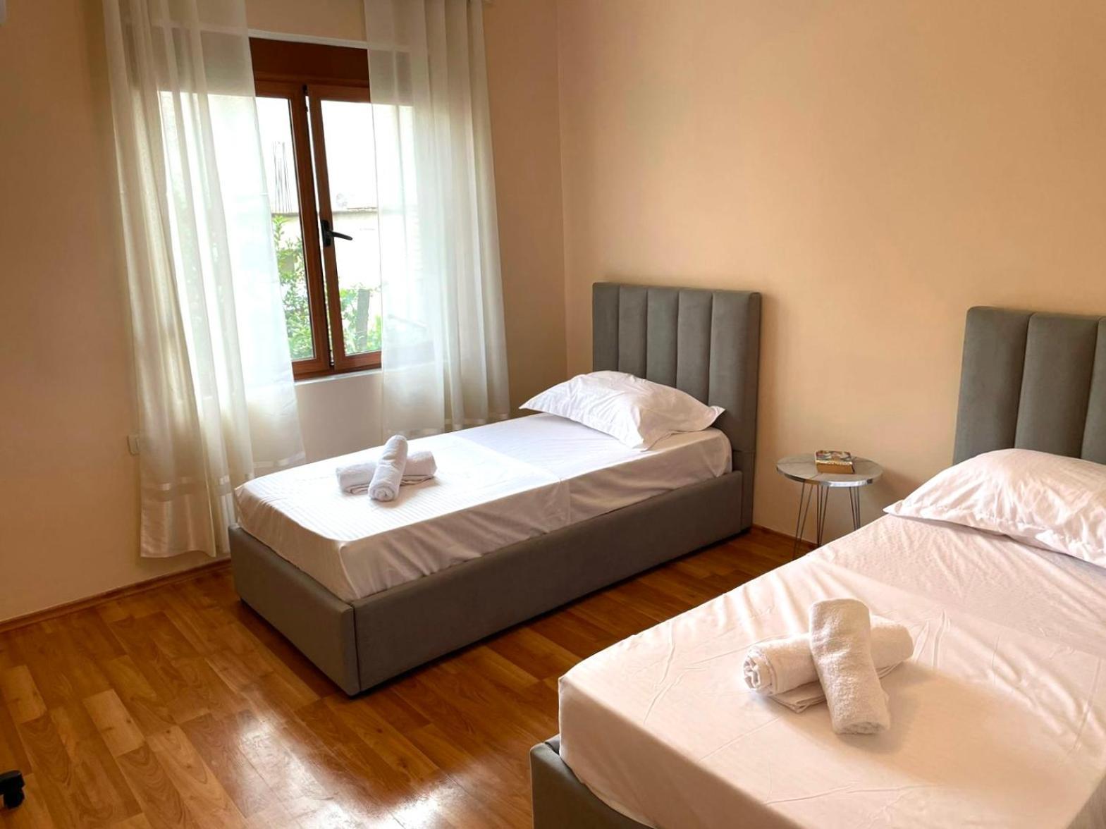 Skanderbeg Square Apartment 02 ติรานา ภายนอก รูปภาพ