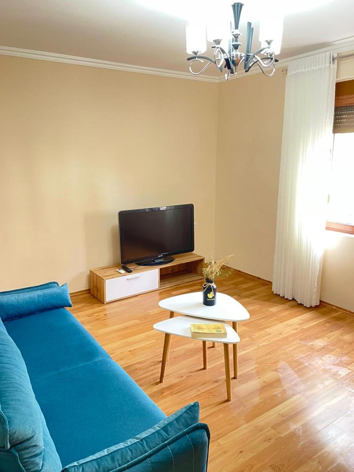 Skanderbeg Square Apartment 02 ติรานา ภายนอก รูปภาพ