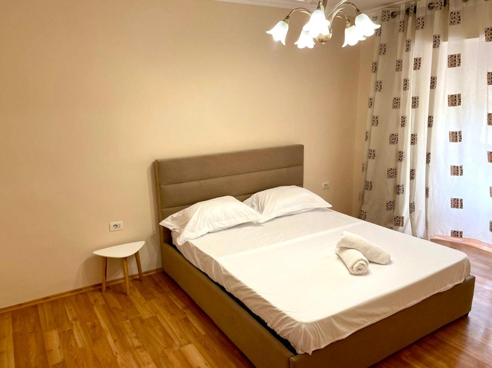 Skanderbeg Square Apartment 02 ติรานา ภายนอก รูปภาพ