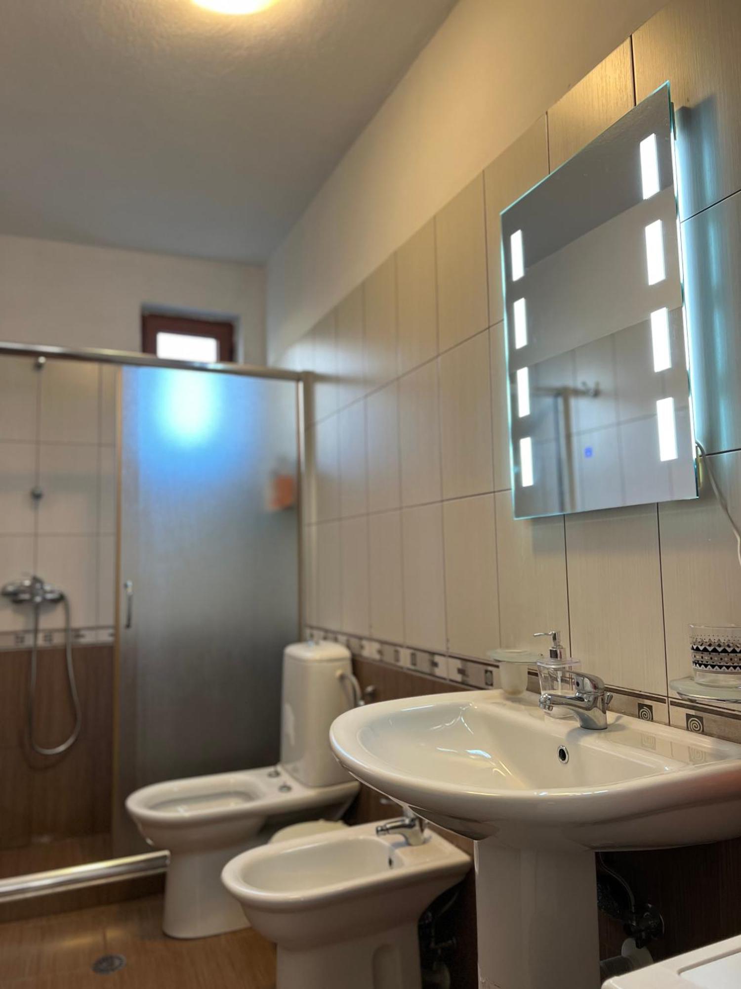 Skanderbeg Square Apartment 02 ติรานา ภายนอก รูปภาพ