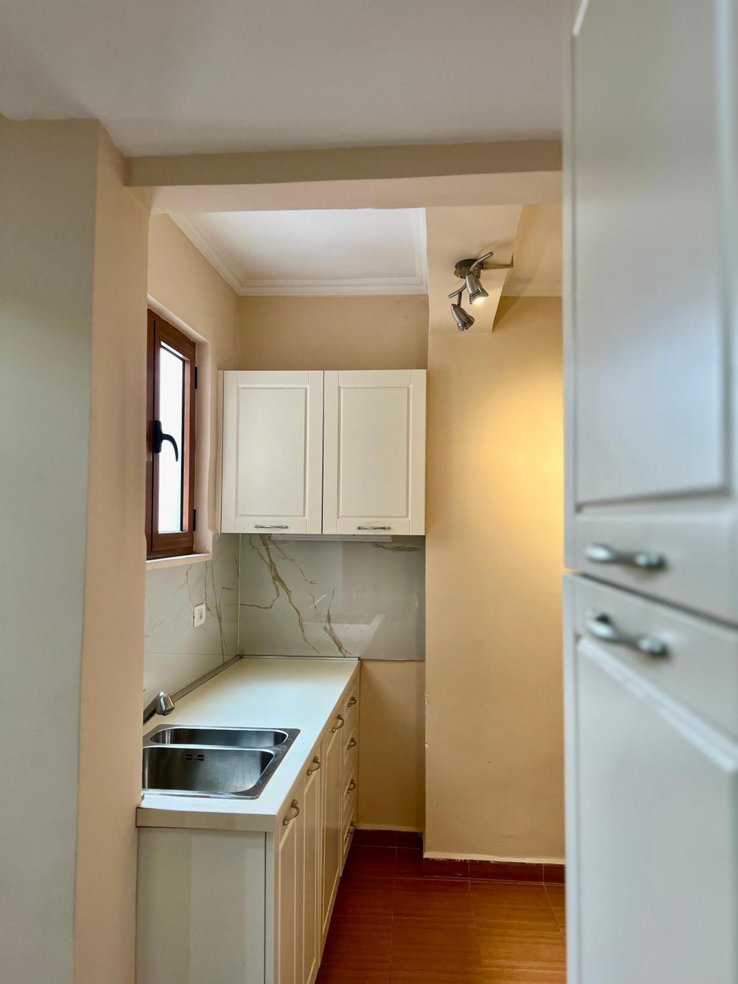Skanderbeg Square Apartment 02 ติรานา ภายนอก รูปภาพ